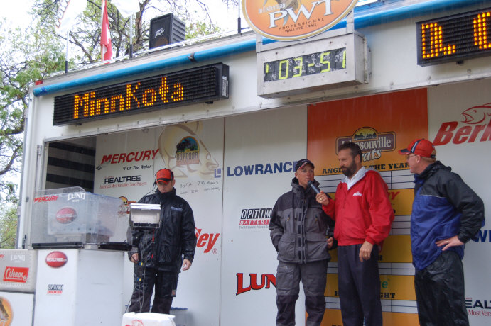 939111BD-30C3-46CA-8388-CDF45DC014B7