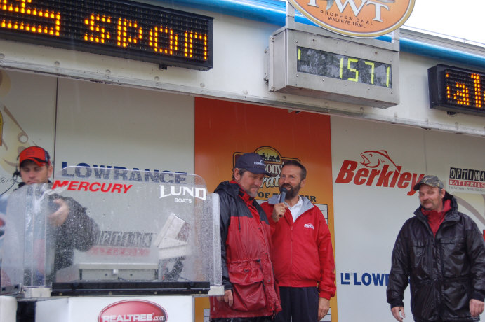 93B0A9EA-E2B6-465B-8312-404D13E39456