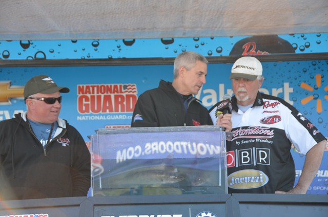 93BE56AD-2C6A-4549-9C62-E4204EB846C9