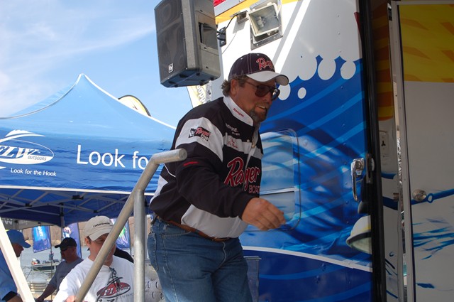 93F7F0E3-9EC5-407D-BF79-E890FCEEA67B