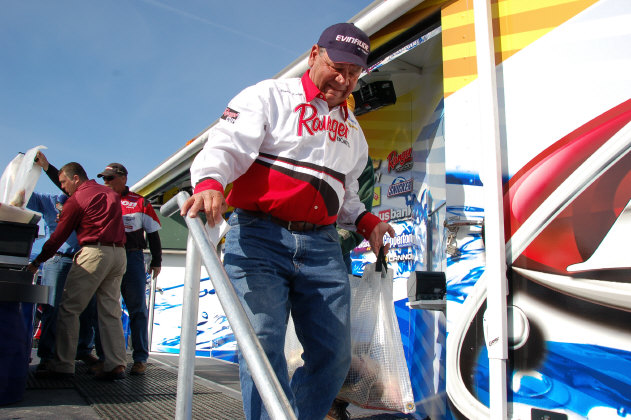 94E98D04-FC36-4F79-804B-A20A35EB69BE