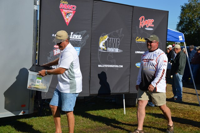 956E3B1C-23BD-4113-BD0E-8106A35BE439