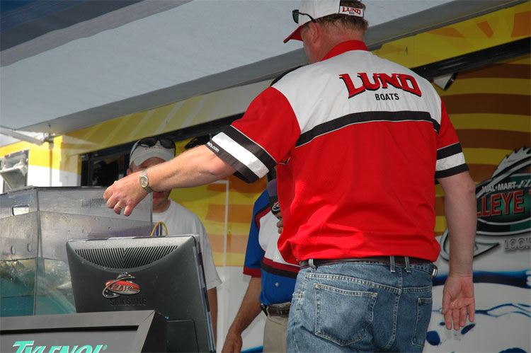 95B7D225-F418-474E-B202-A9F2993A2B6A