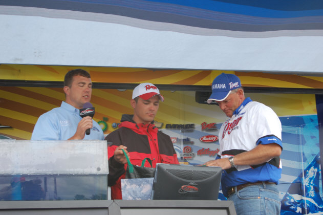 97398E72-B774-4CDE-ACF7-D553B00A19CB