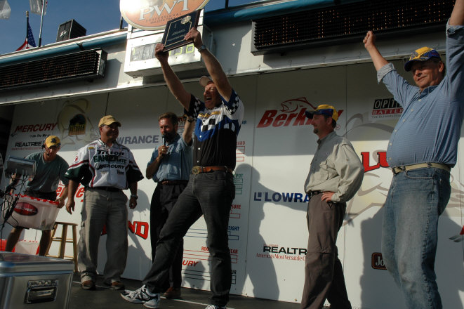 97A6906F-D6DD-4FE6-B009-CEDD0EFB90CE