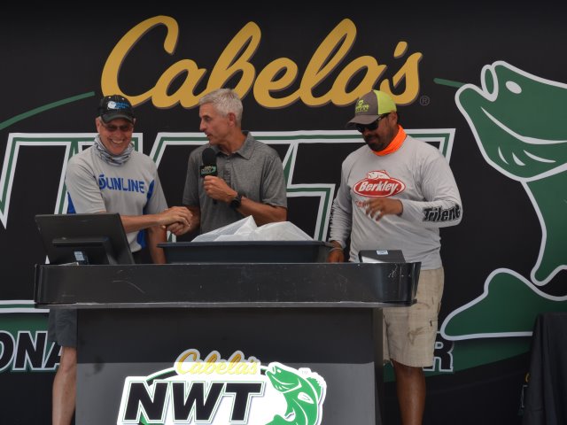 98A84F3B-0CD2-49F2-8AE4-0D78DB72BF41