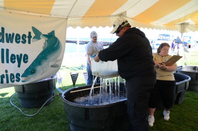 98C90FC5-BF0C-4D7C-8F36-E9CF3BA0F2EE