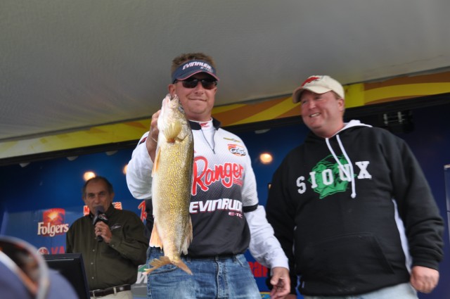 98E79825-71EF-4E72-94F3-13EFDD7425EA