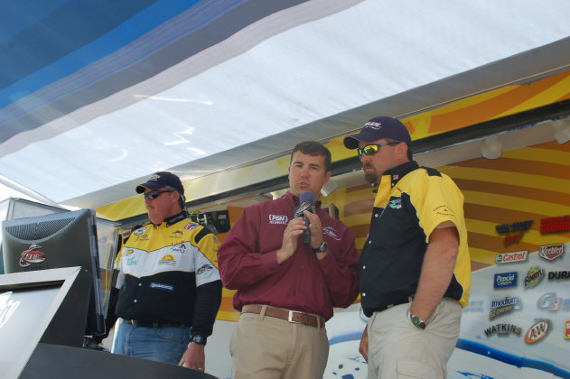 98F70E89-67A1-4D38-A7D7-5B02072E15F1