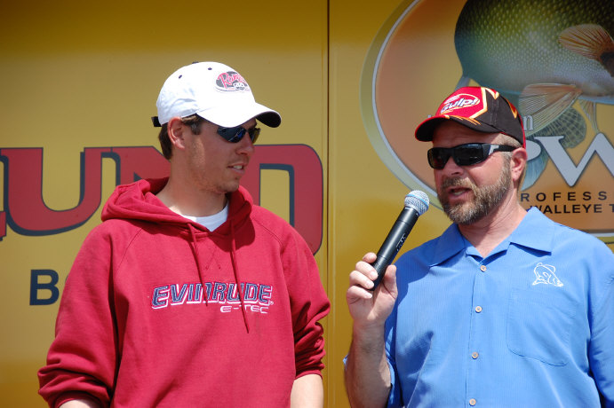 9954B111-C377-4C7A-B1F0-7EEAA5FD254B