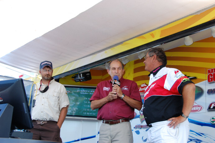 99BE5BF9-FCF6-499B-BB1A-555B22942DDE