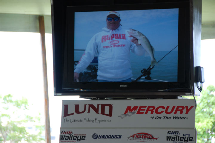 9A587FB4-966A-4CB2-9D9E-C9753A7FE39F