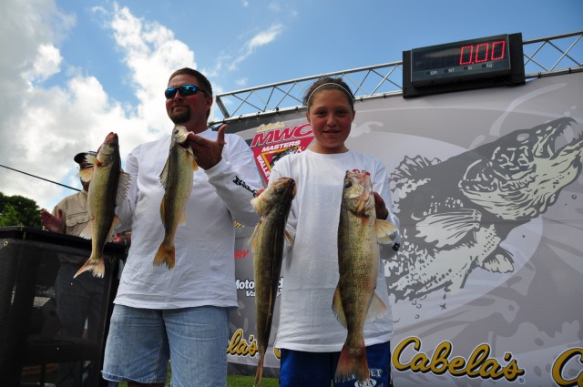 9AC95321-2DAF-44C4-960D-08166D708408