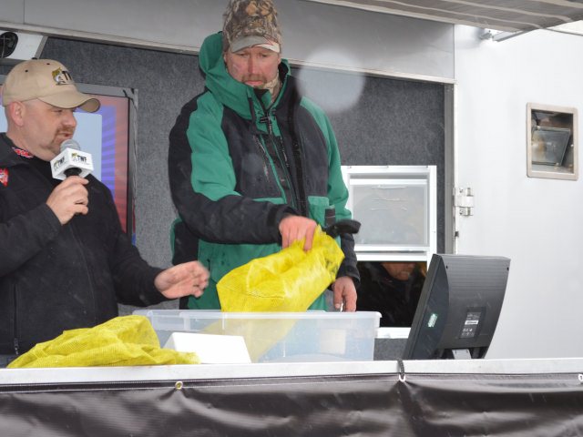 9B0A6076-A33B-4991-B0C8-437AEE2B0E4C