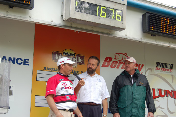 9B359797-7964-4E25-9366-92F0AB054E0B