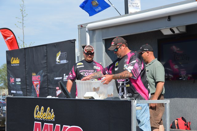 9B4A0862-F52F-4575-AAD0-8188F6B9CAA8