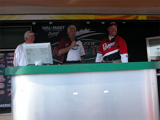 9BB66156-5581-402E-B94A-CCB88EF576FE