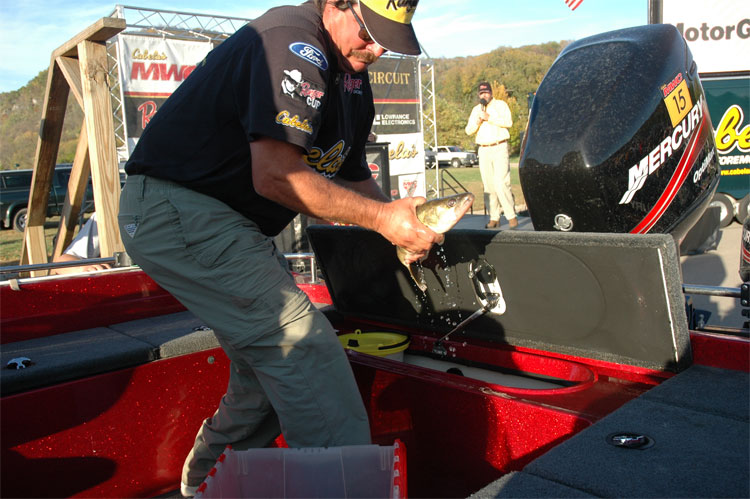 9BDC08DB-B0F8-4B8C-805A-5B1DFE8739B5