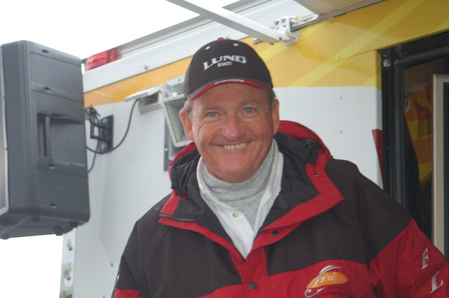 9C421B12-F07D-4B39-94F0-FECD4D6CA19B