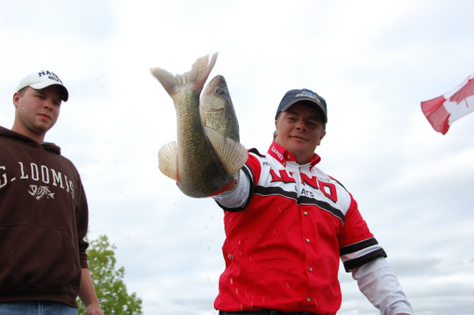 9D1E7E1E-1947-4B5C-BBDD-370379A85E04