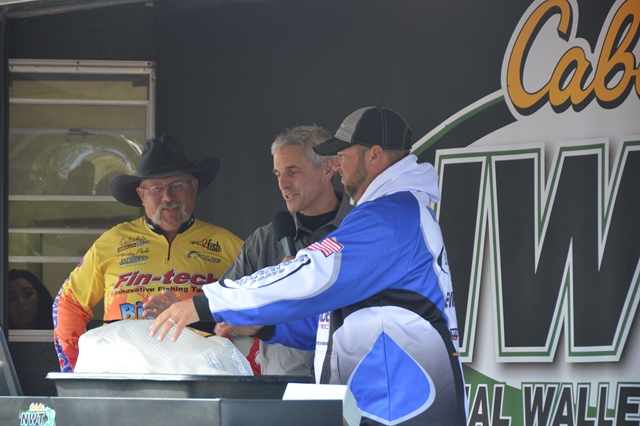 9D2EBEF0-9E41-4601-A838-75B90156490B