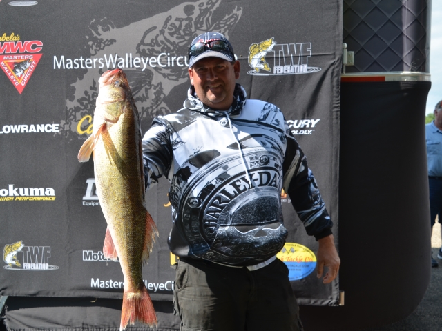 9DD3A7D8-19CE-4E69-8E8B-4423B55C8DE2