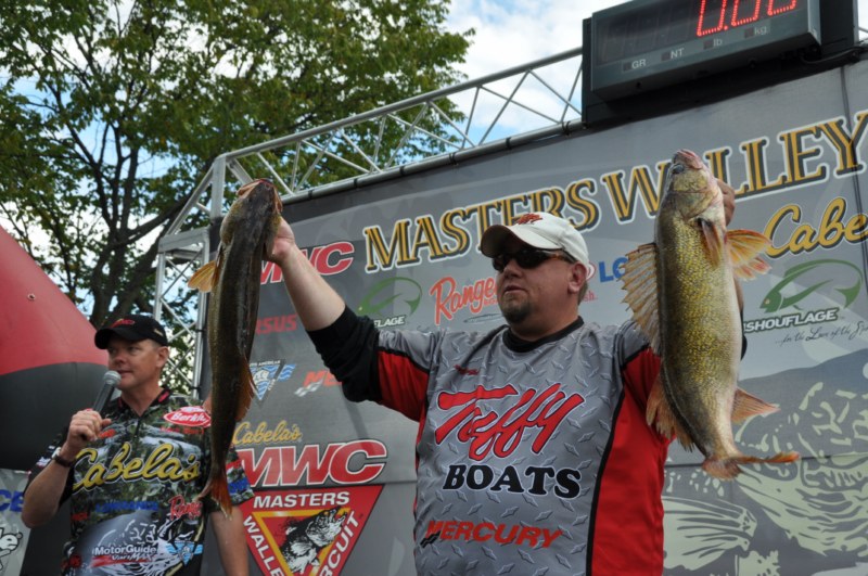 9DF07BF2-A4F4-4B67-B313-5414B5FE2850