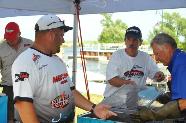 9E0D1B26-C6A8-4056-B409-2D81FDD1A89C