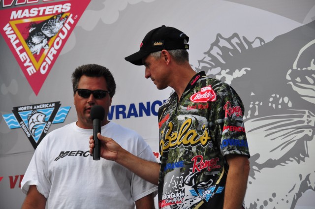 9E144D02-2102-451D-A219-06F807B54CE3