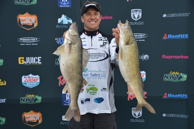 9E19D104-1712-4A14-8368-8A8F40C068BF