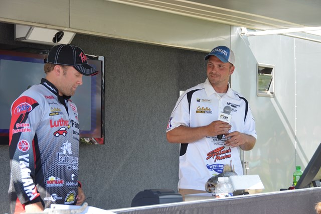 9E40B1B7-2360-4C13-80F4-980971C502A5