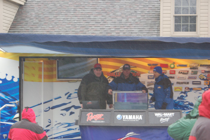 9E9D94D4-1570-4E74-ADB6-106E360EEE7F