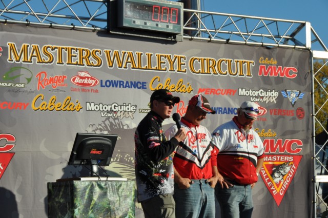 9EB956BB-A431-4F3A-B2BD-DA6E4571D5AB