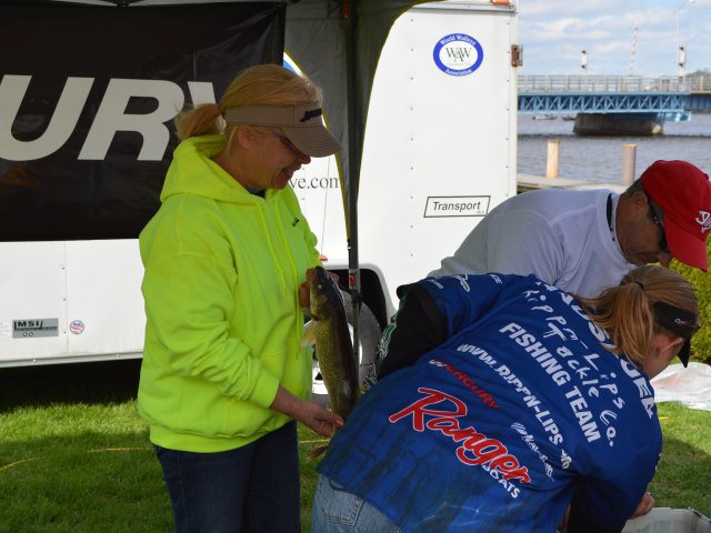 9EE1A94F-A9C9-40DB-A1B3-8257D632F98E