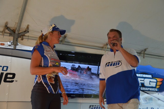 9EEC95FE-D42B-4DF3-94E9-7F42016B318E