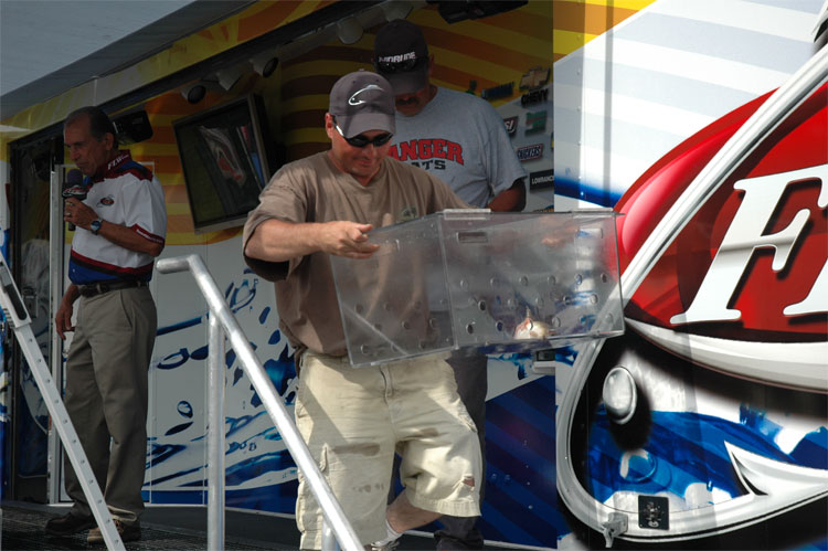 9F4A319B-944C-4F7E-9549-62022DB4BF8F