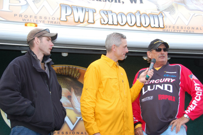 9FF60317-5560-441F-8C19-D77002FF8449