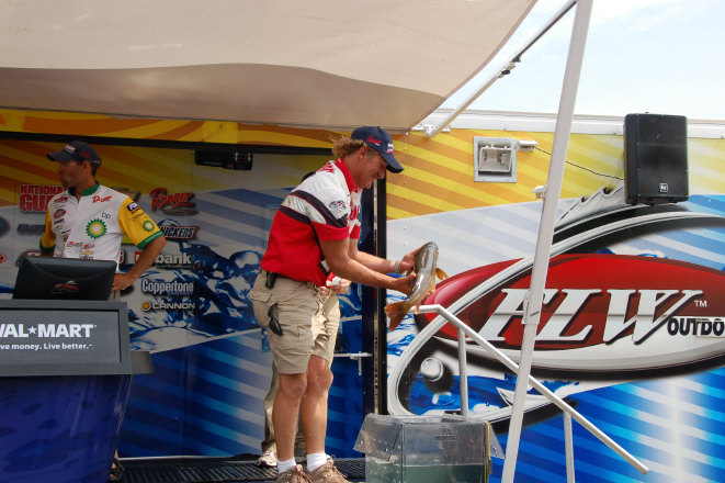 3578AB7C-3F24-42D4-9465-4F600F3A213E