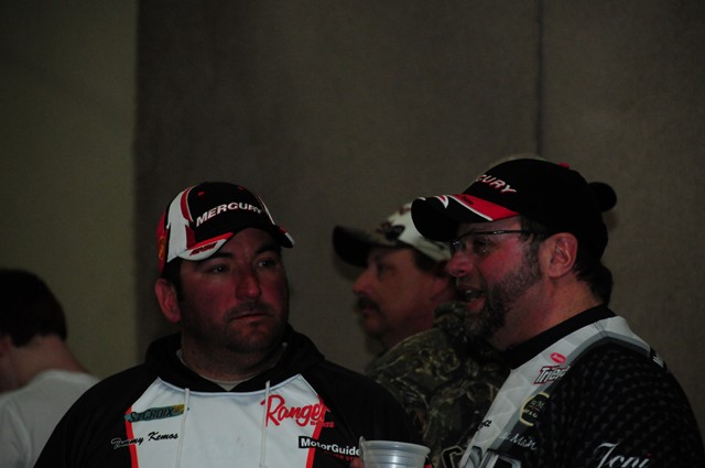 A09FEE0C-4F02-413A-8335-14025EE44A61