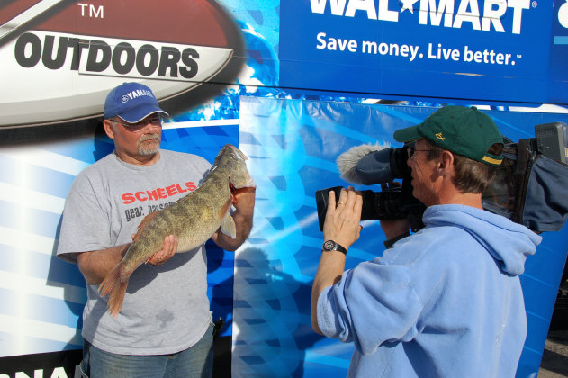 A0DFA90C-1861-4ED5-9FBC-05155F0C8EC9