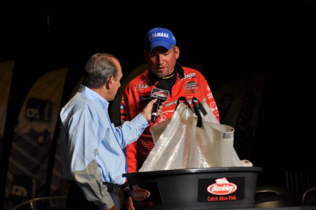 A14876A6-3CF7-460D-8613-AD610DEB7158