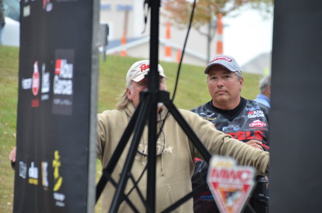 A246E71F-B14D-421A-84F1-022861B92F99