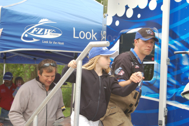 A28926A9-42AB-4B94-BF64-E4A3B87E9C3D