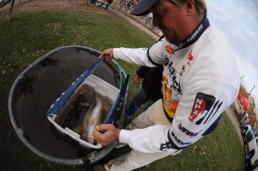 A2EBA06B-5EC8-439D-B9C8-A7625F0B674C