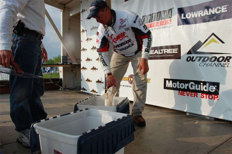 A2F4CED4-A87A-4865-B29E-A3A041EE619C