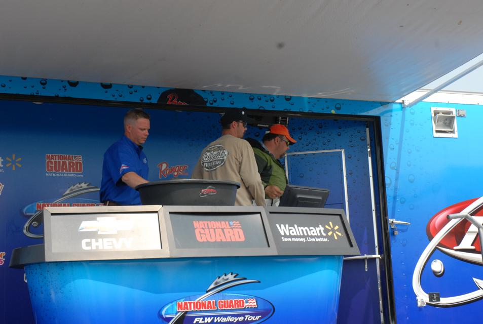 A3331C56-5873-4C1F-AB1F-524F3C02069C