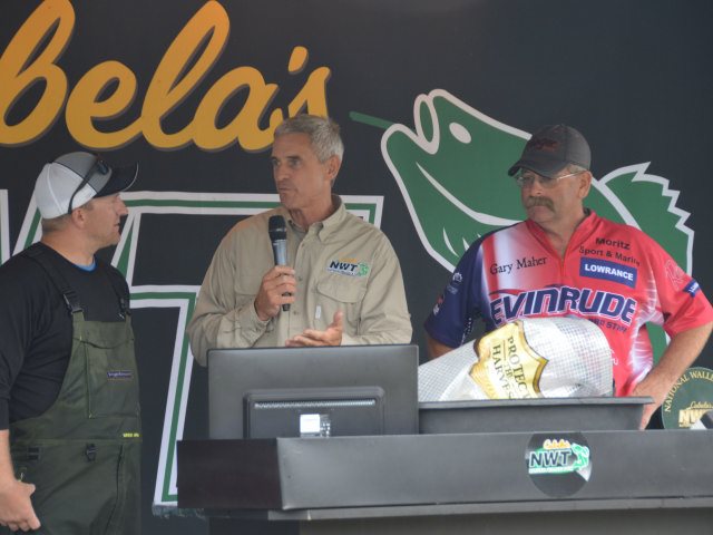 A4244D74-4022-4F3C-9DE4-79A735D8CDCA