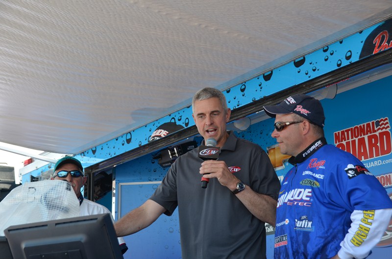 A4A4D746-7288-4012-A117-A48E8BFAACD4