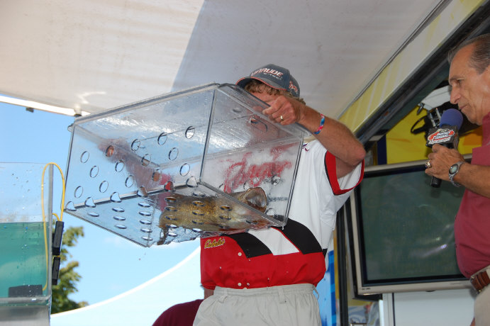 A54DFEC0-0417-4B17-9109-259D0A01CE19