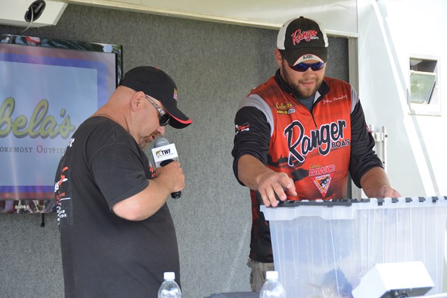 A6242485-048A-4B35-BCC8-309E21CF904D